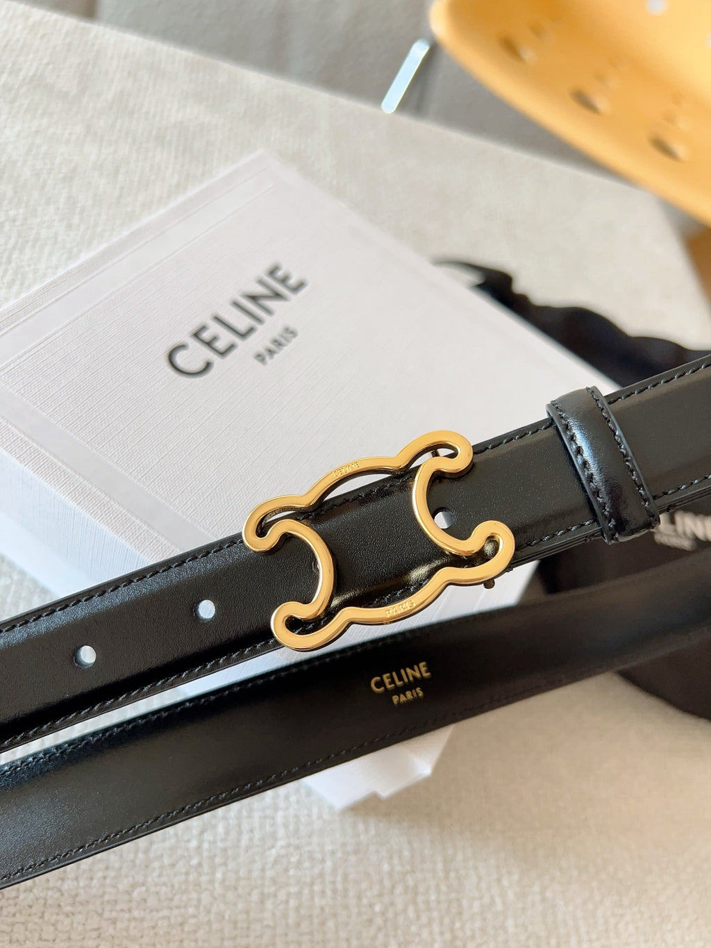 CELINE 25S TRIOMPHE BELT 25MM IN BLACK CALFSKIN GOLD HARDWARE 585790