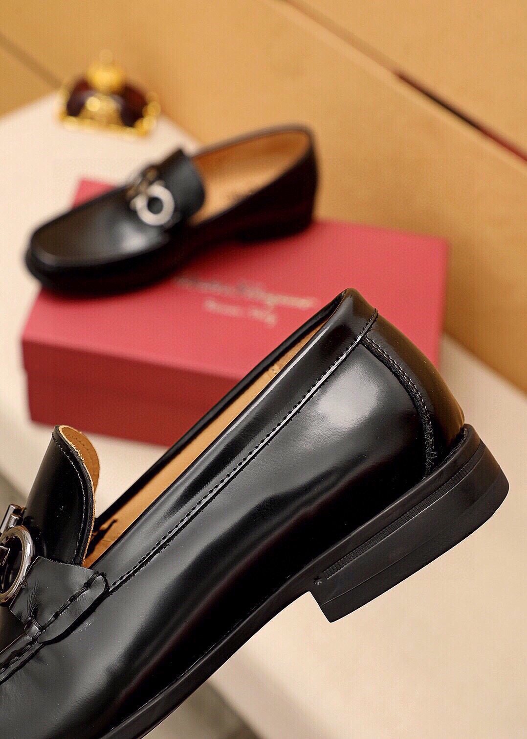 Ferragamo Men's Black Hardware Loafers - Stitched Apron Toe