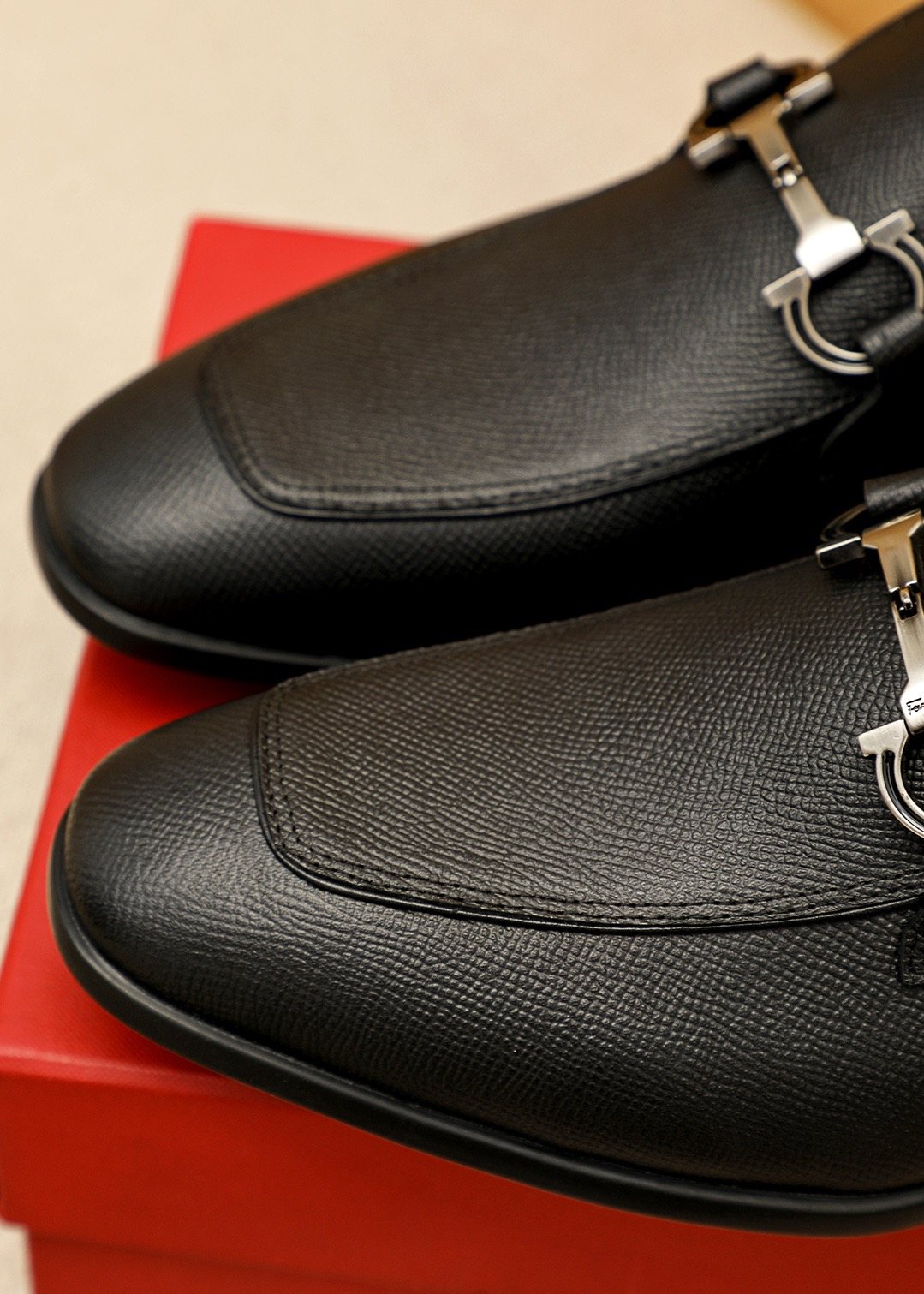 Men's Black Textured Buckle Slip-On Loafers