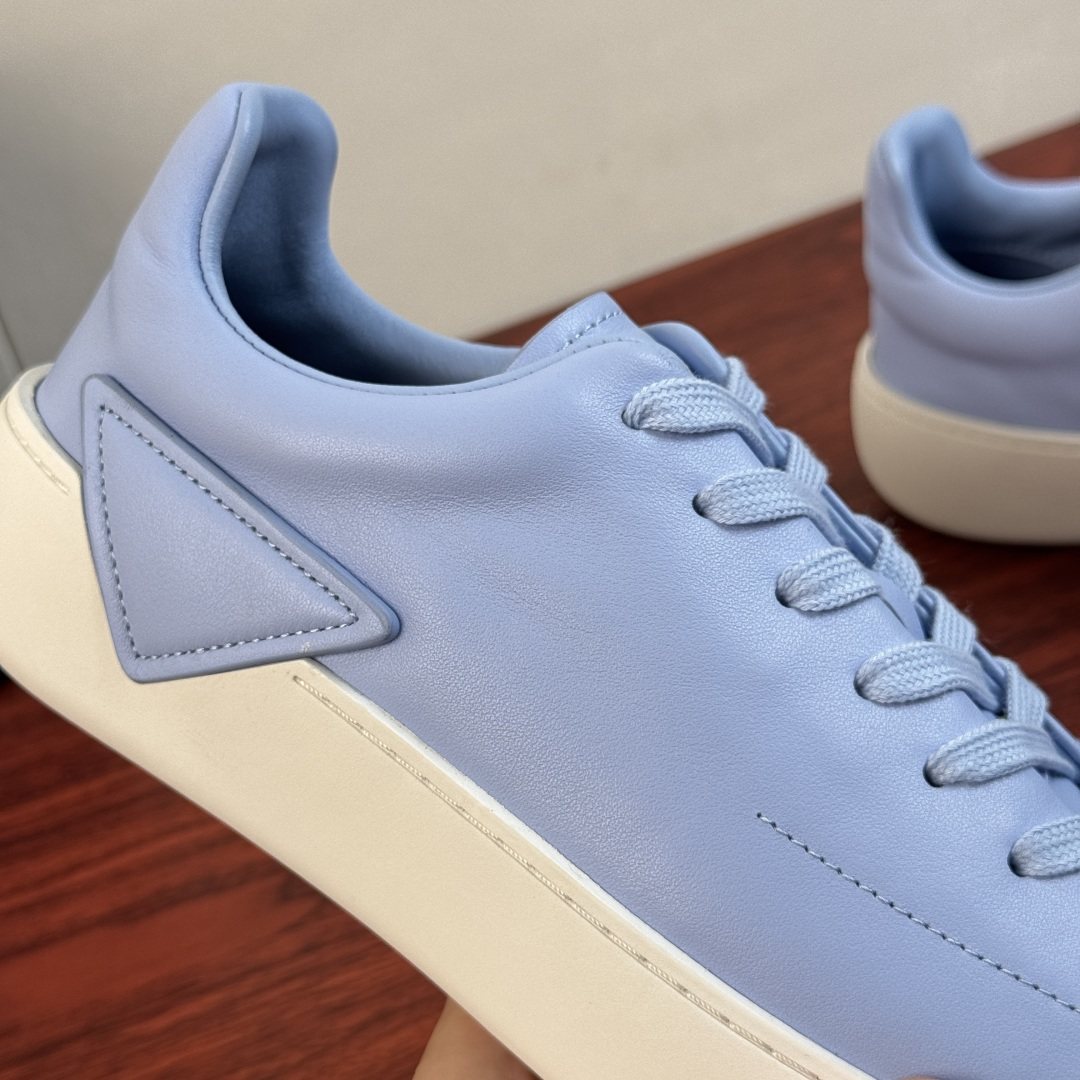 Prada Men's Triangle Detail Low-Top Sneakers