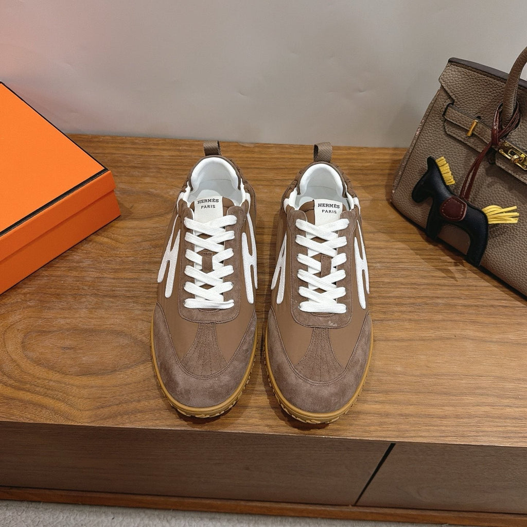 Hermès Contrast-Panel Low-Top Sneakers