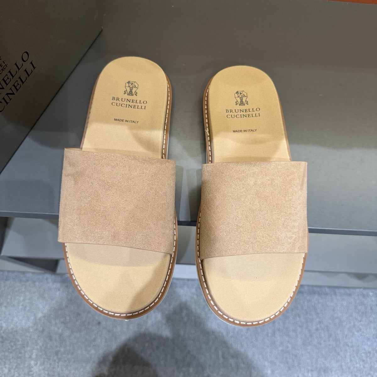 Brunello Cucinelli Men's Wide-Strap Slide Sandals - Low-Profile Sole